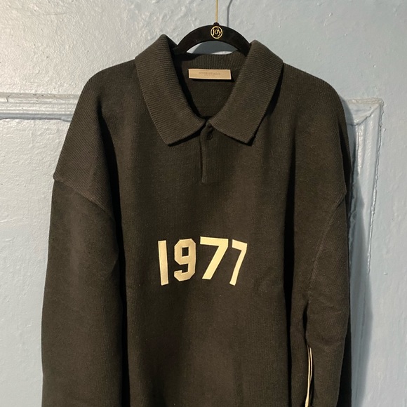Fear of God Essentials Black Knit '1977' Long Sleeve Polo - Picture 4 of 15